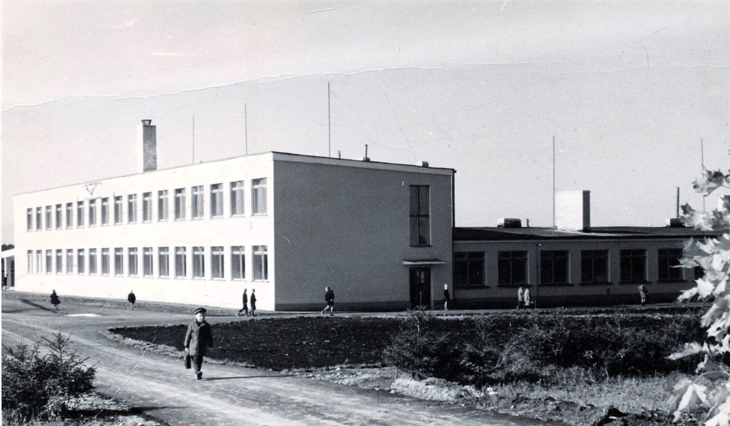 Iisaku uus koolimaja, praegune vana korpus 1964