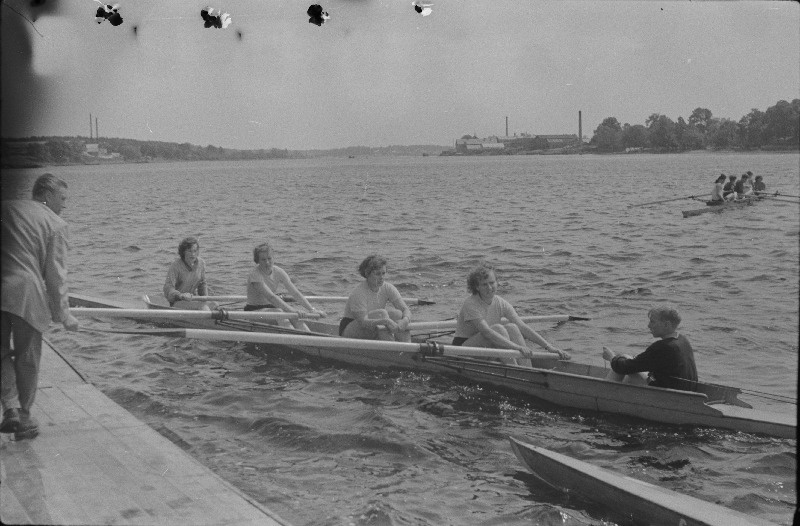 Sõudmine . Võistlus Pärnu Kalevi ja Daugava sõudjate vahel.