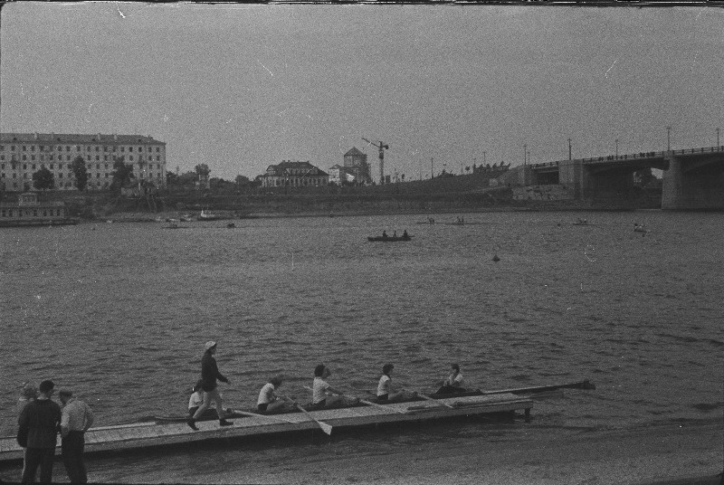 Nõukogude Liidu noorte esivõistlused sõudmises.