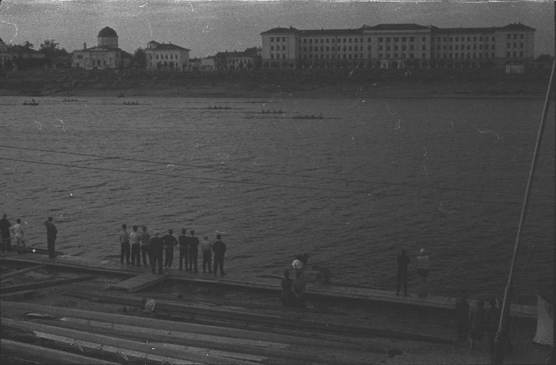 Nõukogude Liidu noorte esivõistlused sõudmises.