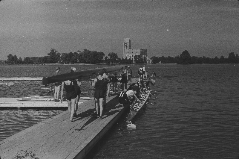 Nõukogude Liidu ametiühingute võistlused sõudmises.