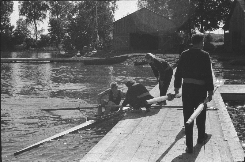 Nõukogude Liidu ametiühingute võistlused sõudmises.