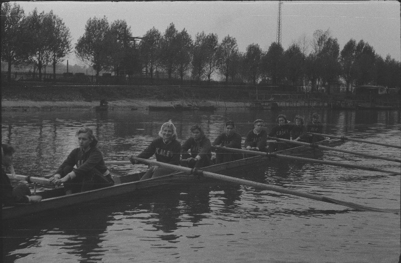 Naiste sõudmise 8+ paadid.