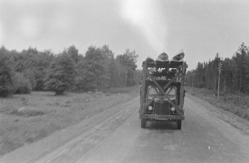 Nõukogude Liidu noorte esivõistlused sõudmises. Veoauto paatidega.