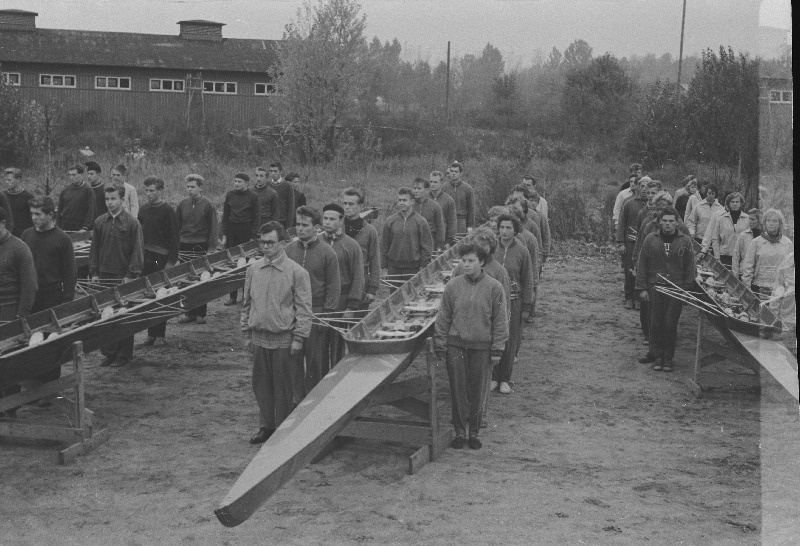 Sõudmise 8+ paatide sügisregatt Tartus.