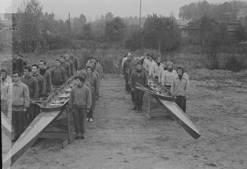 Sõudmise 8+ paatide sügisregatt Tartus.