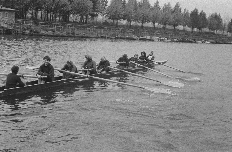 Sõudmise 8+ paatide sügisregatt Tartus.