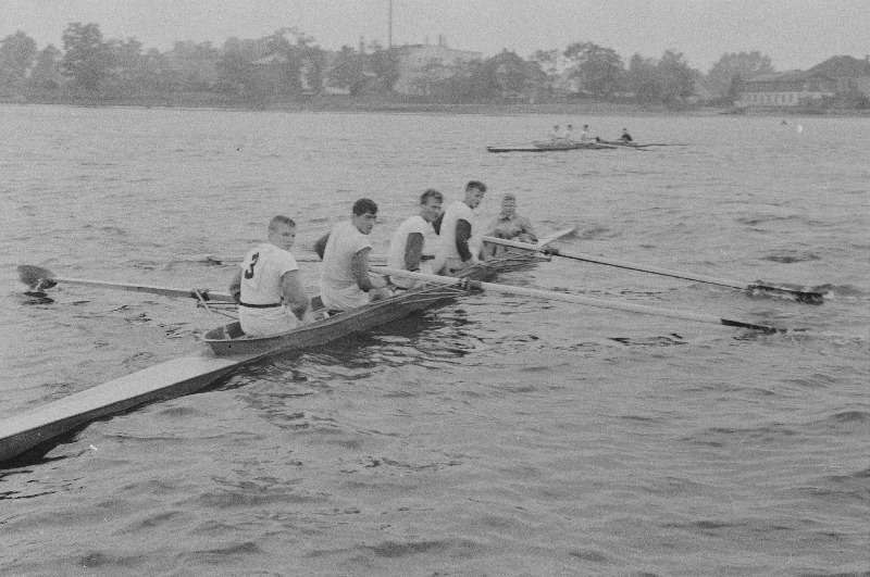 Nõukogude Liidu noorte esivõistlused sõudmises.