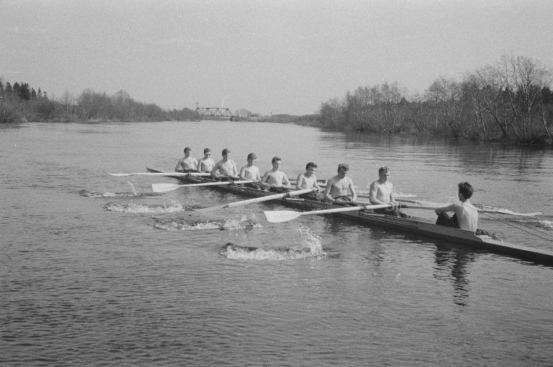 Sõudmine Emajõel.