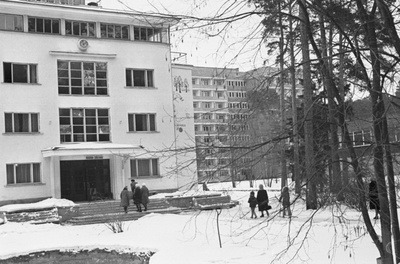 Narva-Jõesuu sanatoorium. "See ongi kolhoosisanatoorium."  similar photo