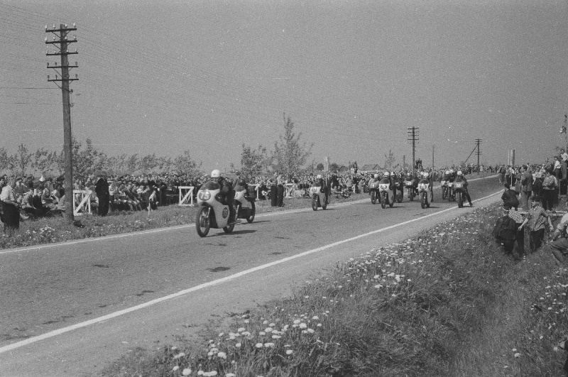 Motosport.