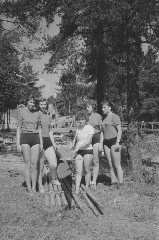 Sõudmine. Võistustel Kavgolovos.
