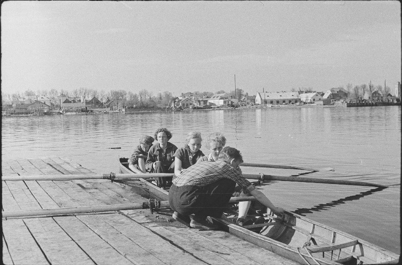 Sõudmine. Kevad Pärnu jahtklubis.