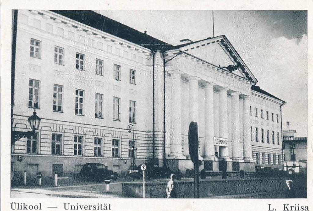 Tartu linnavaade. Ülikooli peahoone. 1941.a.