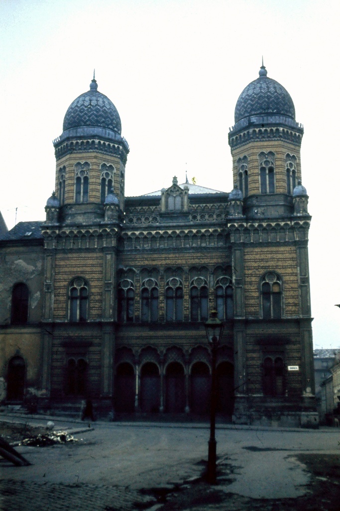 Bratislava synagoga 03-15 34m - Bratislava synagogue - taken by my mother in the 60s (before 1967)