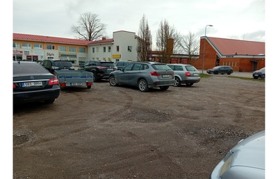 Balti kett, saarlaste kogunemine Kuressaare bussijaamas rephoto