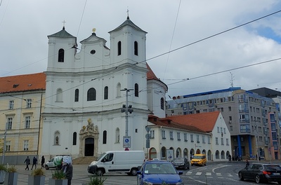 Trinitáriusok temploma. Fortepan 16569 - lang rephoto