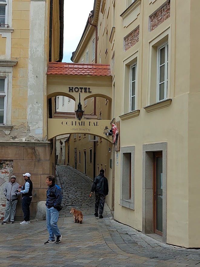 A Bástya utca a Mihály-kapu mellett. Fortepan 16578 - lang rephoto