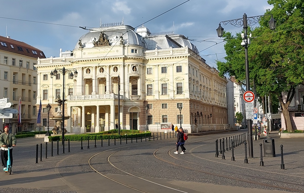 Az 1776-ban megnyitott első városi színház. Fortepan 6993 - lang rephoto