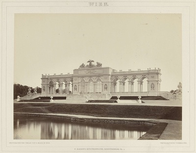 Gezicht op paleis Schönbrunn in Wenen, Wien.  duplicate photo