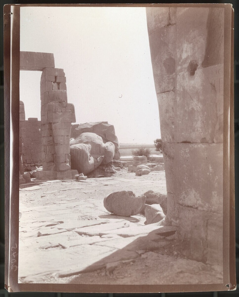 Luxor, Ramesseum, liegende Kolossalstatue Ramses II.