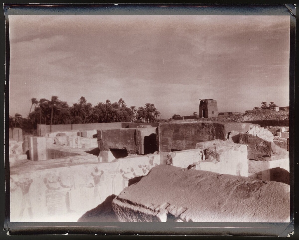 Abydos, Ramse stamp, painted reliefs - Synopsis: verso: M. “1994/Abydos: Ramse stamp, painted/reliefs,” l.u. “17 XI 1910/3h16” (pencil, vertical)