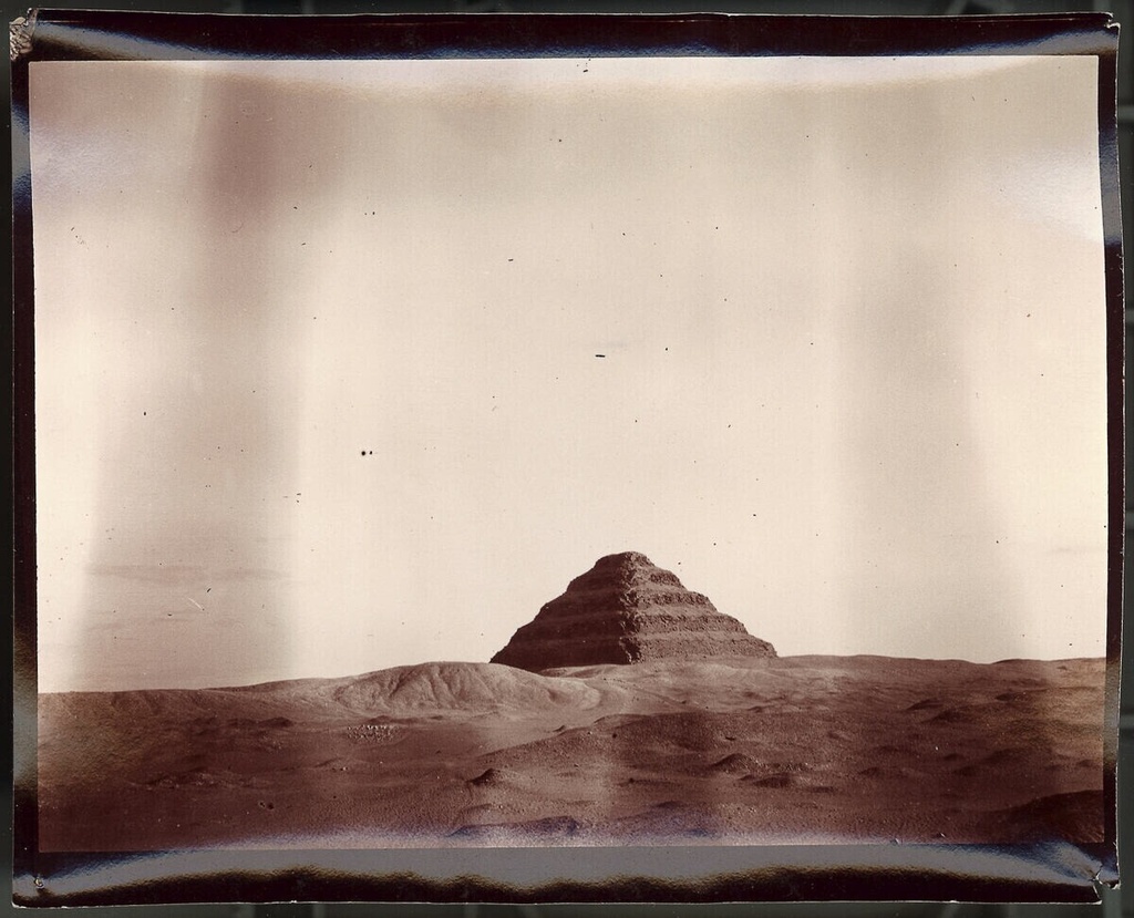 Sakkara, step pyramid of Sakkara of King Zoser - Caption: verso: M. “1711 W/II/Sakkara: Die Stufenpyramide/von Sakkara des Königs Zoser/(3. Dyn),” l. “18 XI 1908/2h” (pencil, vertical)