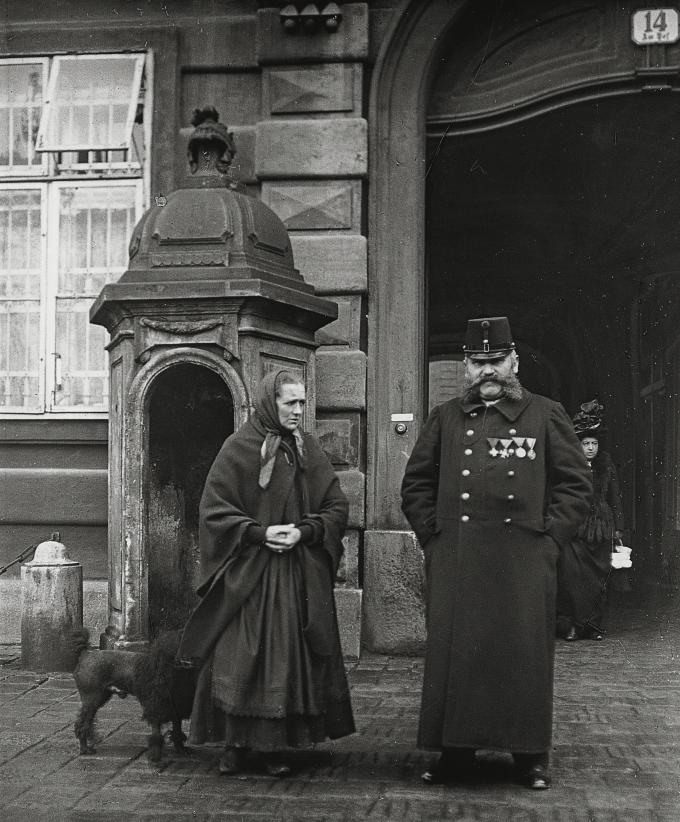 Emil Mayer 023 - Portier vor dem Kriegsministerium, Am Hof, Wien