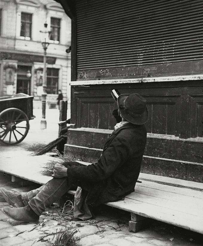 Emil Mayer 024 - Trinker in Wien