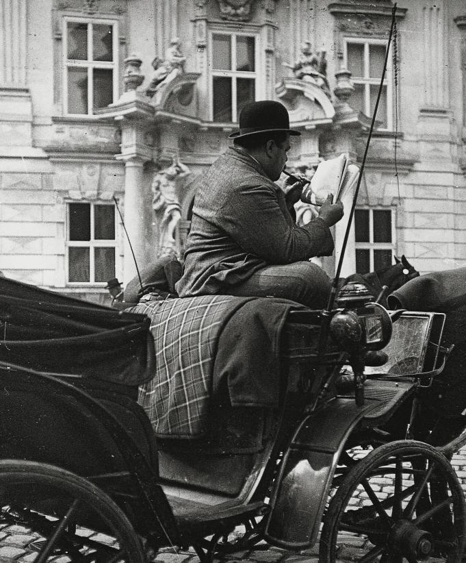 Emil Mayer 039 - Fiaker bei der Pause beim Zeitungslesen vor dem Palais Kinsky, Freyung, Wien