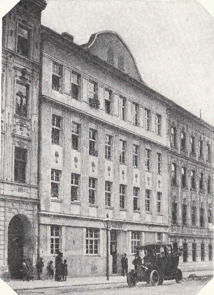 Städtische Straßenbahnen Wien 1903–1913 (page 105 crop) – Bedienstetenwohnhäuser in der Koppstraße - lang