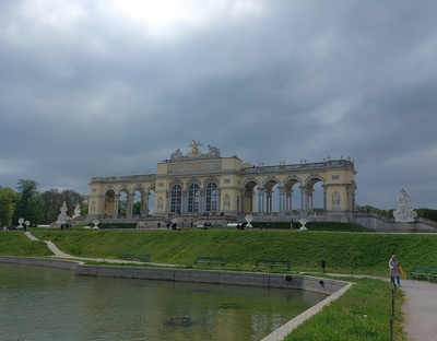 Gezicht op paleis Schönbrunn in Wenen, Wien. rephoto