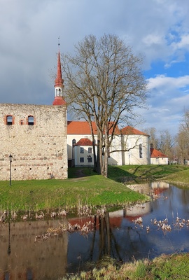 Põltsamaa linnus ja luteriusu kirik rephoto
