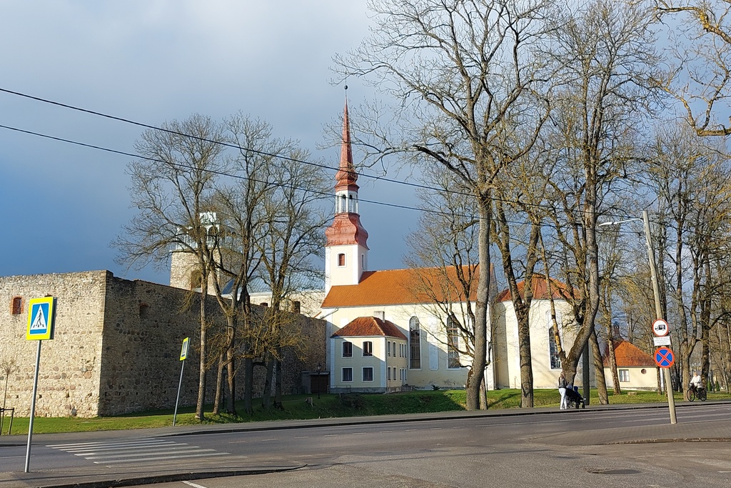 Poltsamaa castle and church - panoramio (1) - Põltsamaa castle and church rephoto