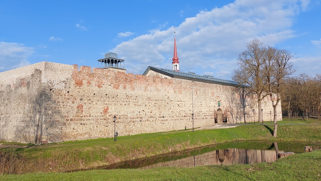 Mur du château de Põltsamaa - Wall of Põltsamaa Castle, Estonia rephoto