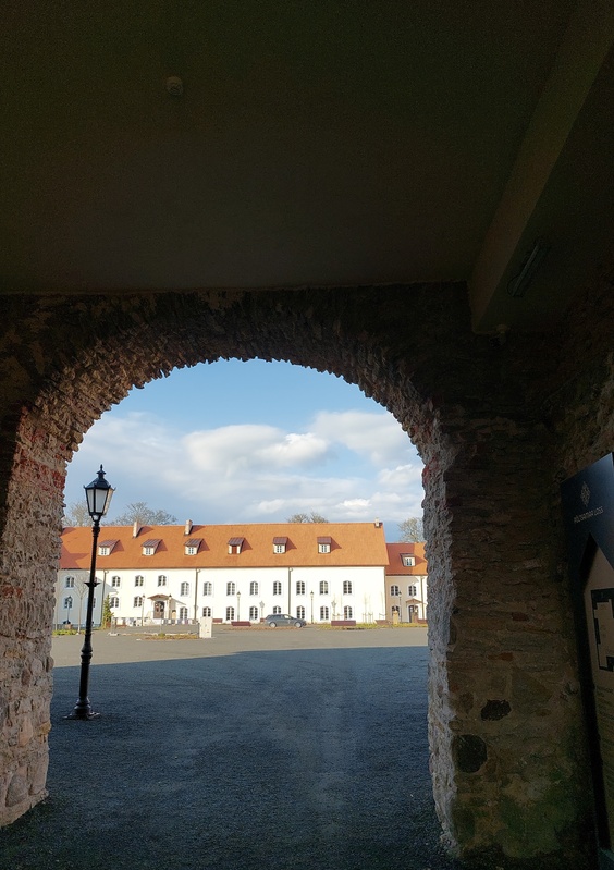 Põltsamaa linnuse värav rephoto