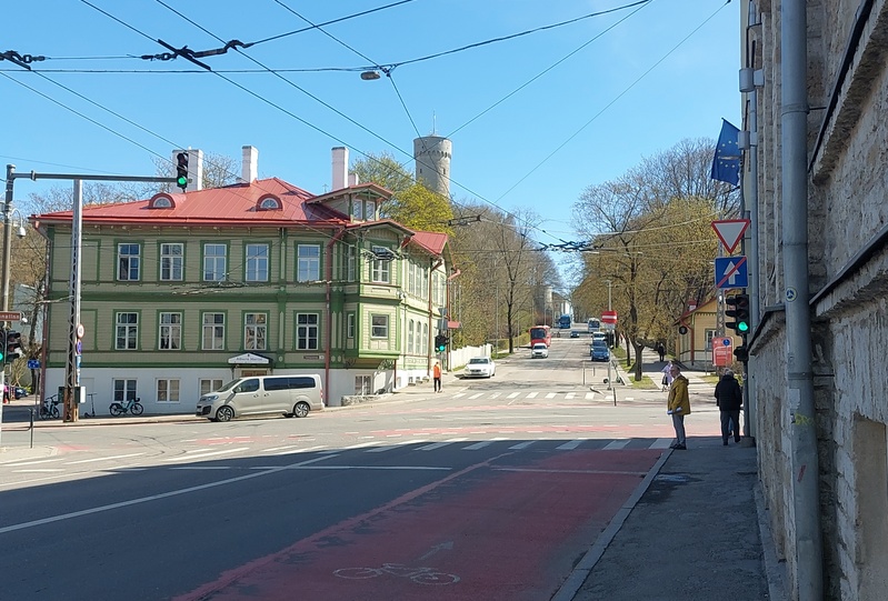 Vaade Nõukogude tänavalt hotellile "Tallinn". rephoto