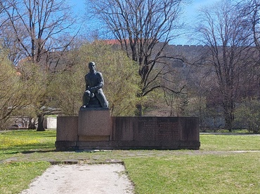 Ametiühingute monument Tallinnas, vaated. Skulptor Aleksander Kaasik, arhitekt Uno Tölpus rephoto