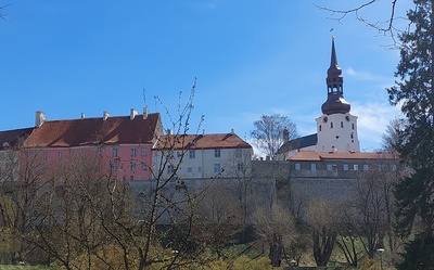 Tallinn. German Aircraft Zeppelin Toompea above rephoto