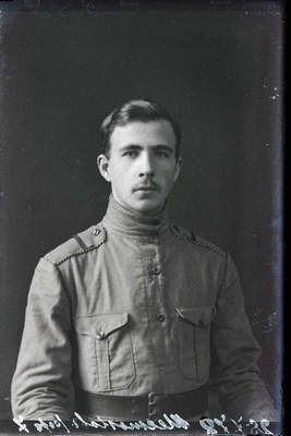 Sõjaväelane Schestokoff (Šestokov).  duplicate photo