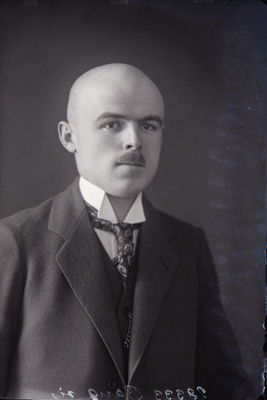 R. Rang.  duplicate photo