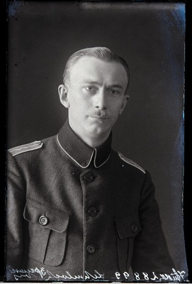 Vabadussõda. 2. Ratsapolgu laekahoidja sõjaväeametnik Gustav Lehmloch [Leemloch].  duplicate photo