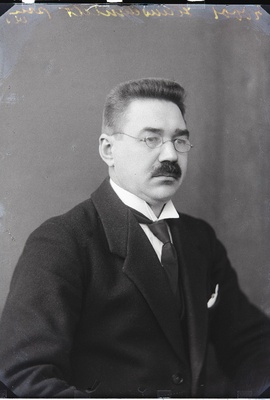 Hanschmidt.  similar photo