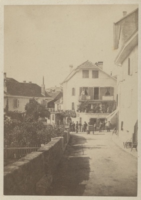 Tänav Montreux's, taustal Mojeri(?) pansion  duplicate photo