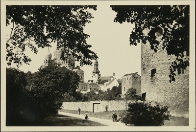 Vaade Kiek in de Kökile ja tänavale. Taamal Aleksander Nevski katedraal ja Toomkirik.  similar photo