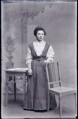 Marie Maiste.  similar photo