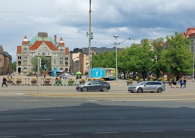 Rautatientori, oikealla Mikonkatu 15,17,19. rephoto