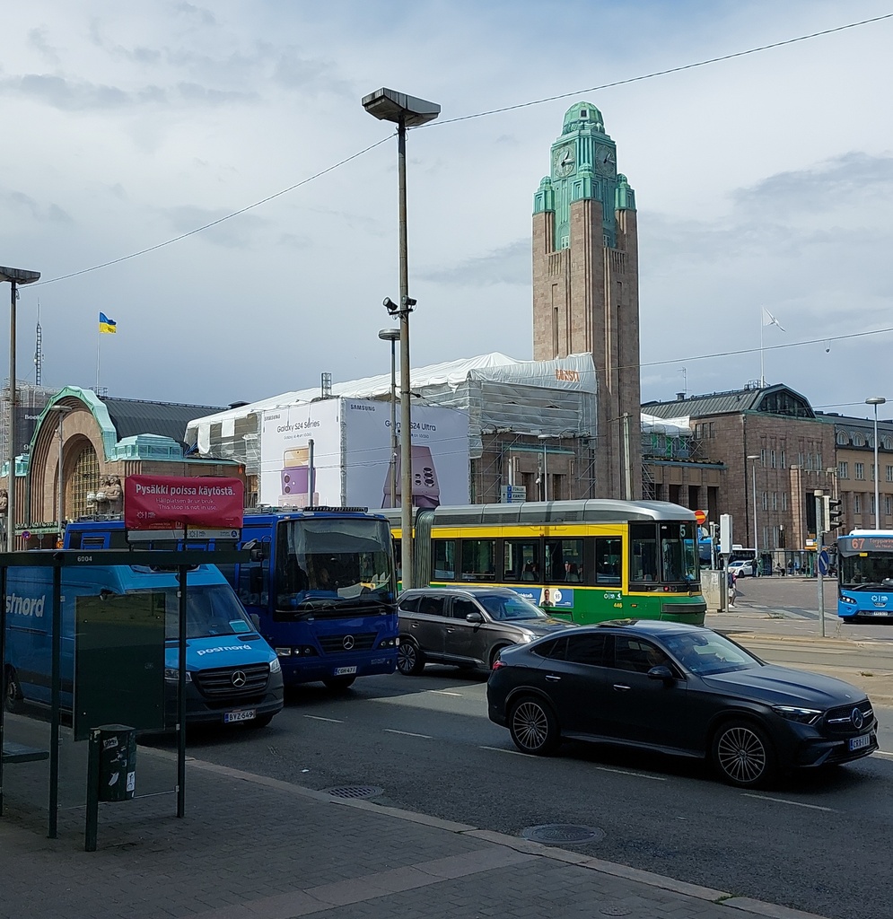 Helsingin rautatieasema Kaivokadulta nähtynä. rephoto