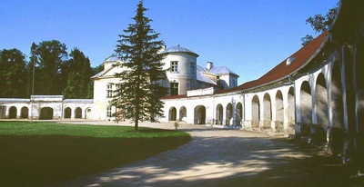 View of Kiltsi manor building, where Kiltsi Main School is located. rephoto