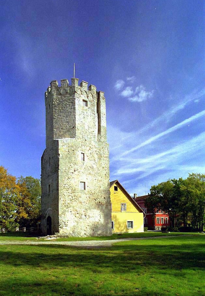 Porkuni, bishopric gate tower rephoto